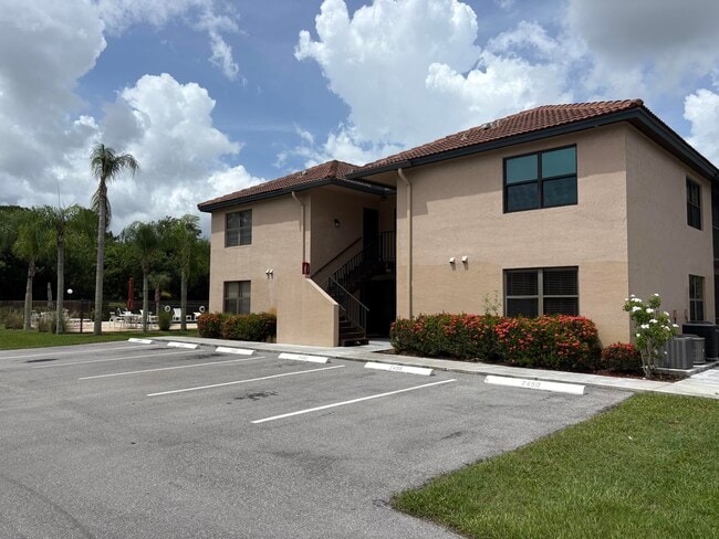 2456 SE Garden Terrace in Port St. Lucie, FL - Building Photo - Building Photo