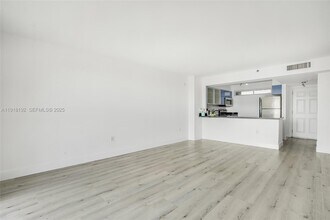 650 NE 64th St, Unit G506 in Miami, FL - Building Photo - Building Photo