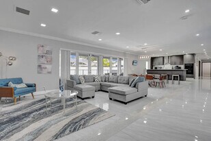 1000 Diplomat Pkwy in Hollywood, FL - Building Photo