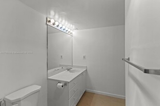 19380 Collins Ave, Unit 1615 in Sunny Isles Beach, FL - Building Photo - Building Photo