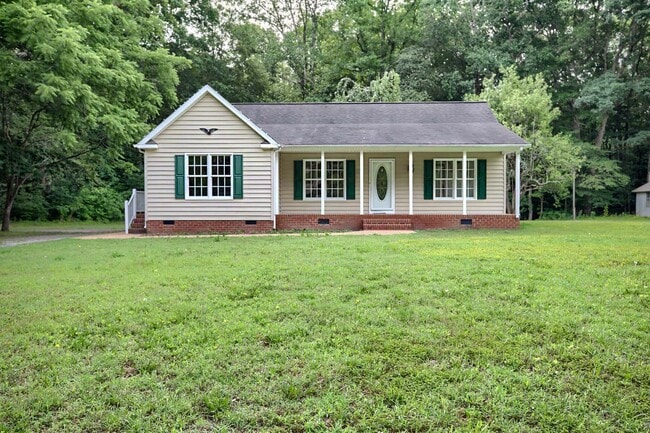 7411 Belroi Rd in Gloucester, VA - Building Photo - Building Photo
