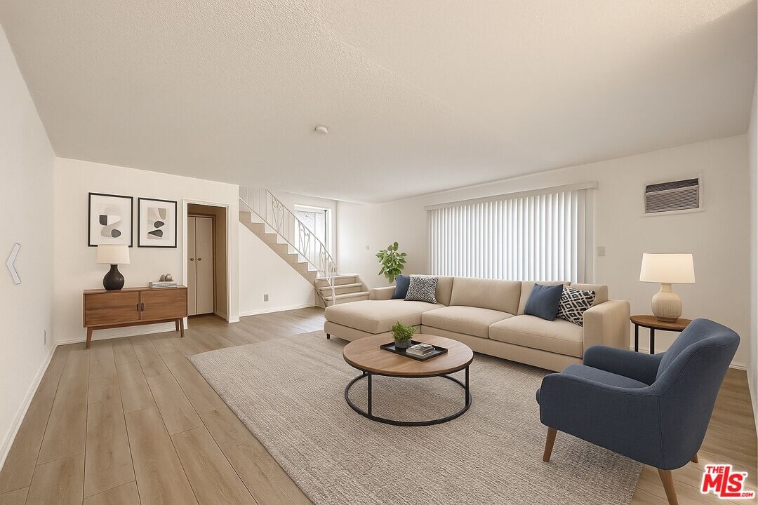 935 N Alfred St in Los Angeles, CA - Building Photo