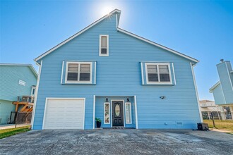 976 Bonita Dr in Hitchcock, TX - Foto de edificio - Building Photo