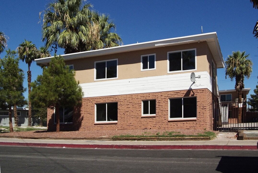 2101 Sunrise Ave in Las Vegas, NV - Building Photo