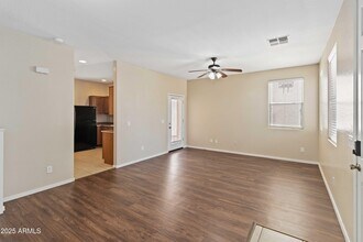 10 N 88th Ave in Tolleson, AZ - Building Photo - Building Photo