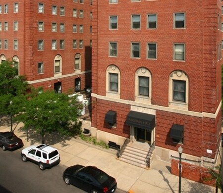 Orchestra Place in Detroit, MI - Foto de edificio - Building Photo