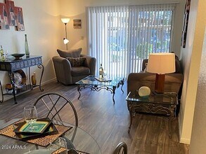 1360 W Isabella Ave, Unit 1 in Mesa, AZ - Building Photo - Building Photo