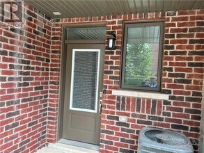 12 Workman Ln in Hamilton, ON - Building Photo - Building Photo