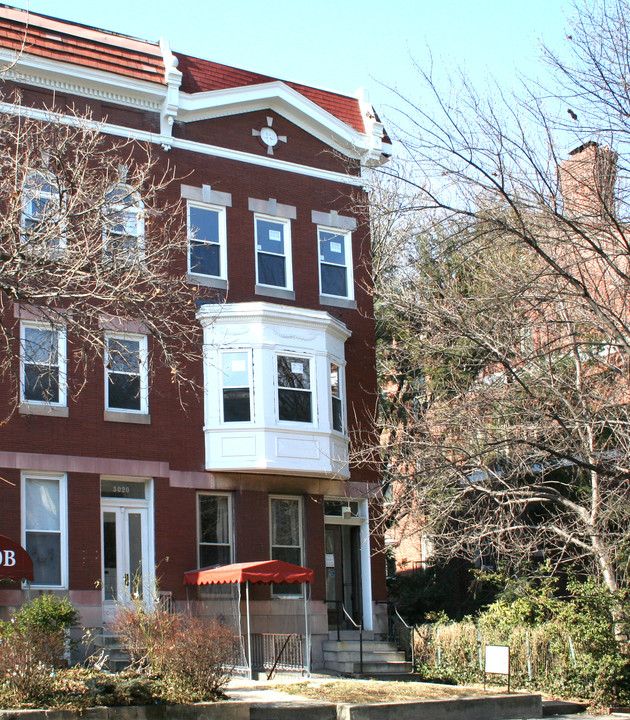 3022 N Calvert St in Baltimore, MD - Building Photo