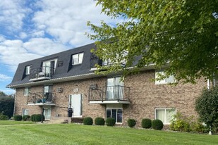 Silver Creek Apartments in Birch Run, MI - Building Photo