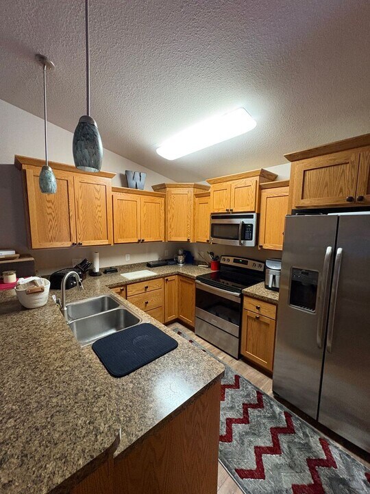 105 Mulberry Loop NE in Minot, ND - Building Photo
