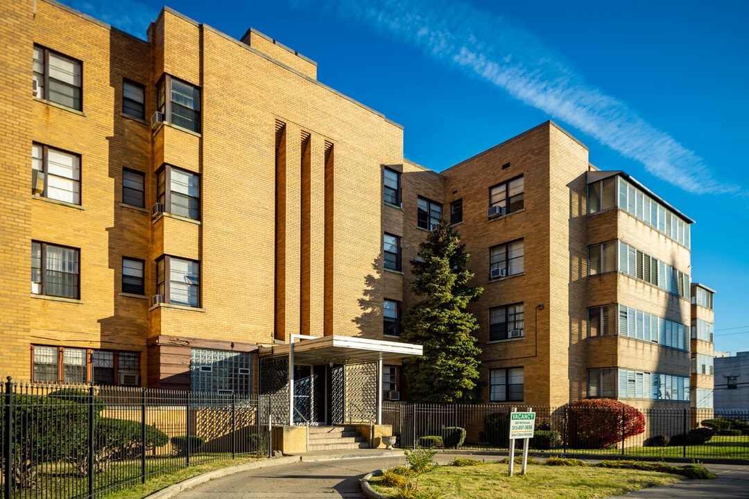 The Manor House in Detroit, MI - Building Photo