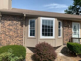 14011 Dunbar Ct in Grandview, MO - Building Photo