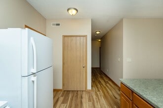 Riverwood in Pleasant Hill, IA - Building Photo - Building Photo