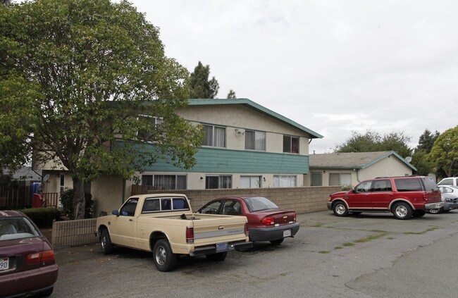 213-274 Holly St in Vallejo, CA - Foto de edificio - Building Photo