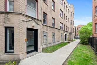 8139-8145 S Maryland Ave in Chicago, IL - Building Photo - Interior Photo