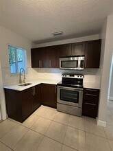 1713 N Dixie Hwy in Fort Lauderdale, FL - Building Photo - Building Photo