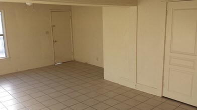 1304 Junipero Ave in Long Beach, CA - Foto de edificio - Building Photo