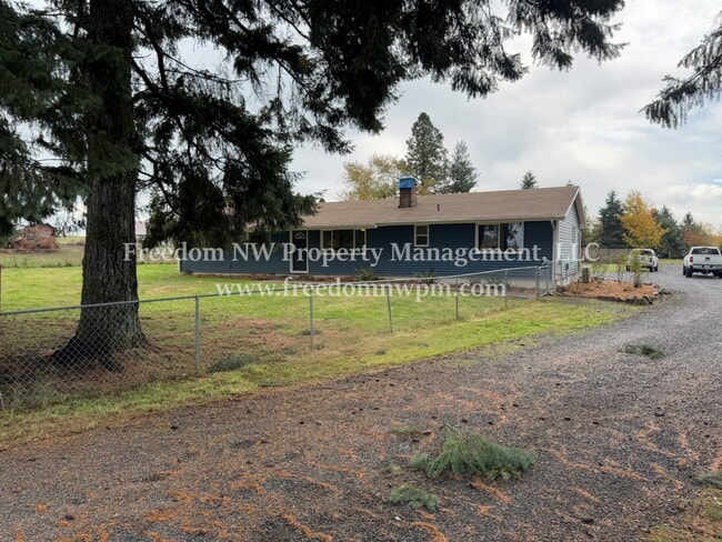 450 WA-505 in Winlock, WA - Building Photo - Building Photo