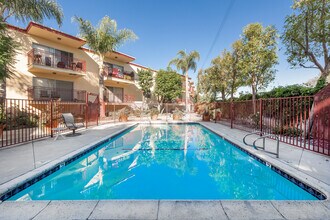 3320 Redondo Beach Blvd. in Torrance, CA - Building Photo - Building Photo