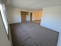 2215 Sylvan Way, Unit #6 in West Bend, WI - Foto de edificio - Building Photo