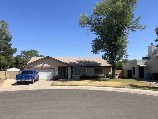 property at 4526 E Crocus Dr