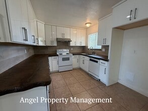 6932 Richman Way in Sacramento, CA - Building Photo - Building Photo