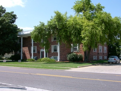 Park Crest Manor in Springfield, MO - Building Photo - Building Photo