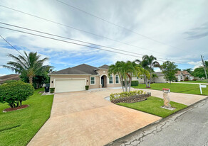 1230 SW Ermine Ave in Port St. Lucie, FL - Foto de edificio - Building Photo