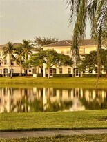 745 SW 148th Ave in Davie, FL - Building Photo