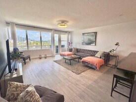 3111 N Ocean Dr in Hollywood, FL - Building Photo