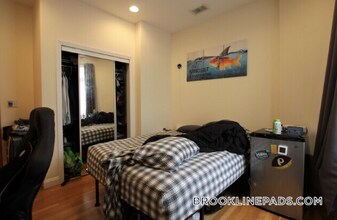 1801 Beacon St in Brookline, MA - Building Photo - Building Photo