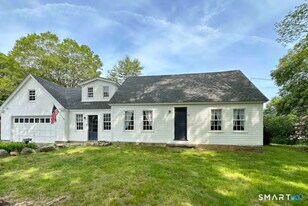 55 Shewville Rd in Groton, CT - Building Photo