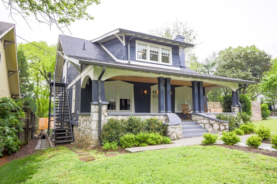 233 Chapel Ave in Nashville, TN - Building Photo