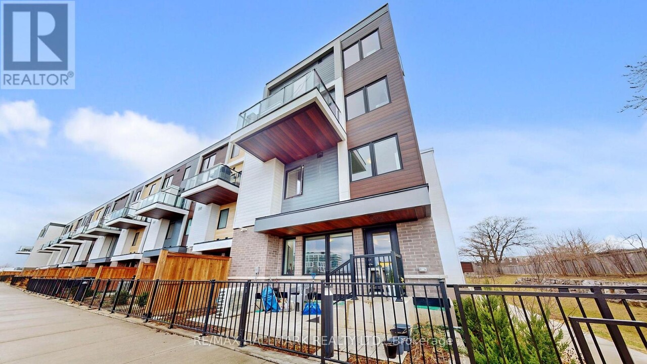155-155 Downsview Park Blvd in Toronto, ON - Building Photo