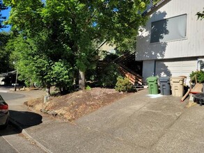 15029 Boones Way in Lake Oswego, OR - Building Photo - Building Photo