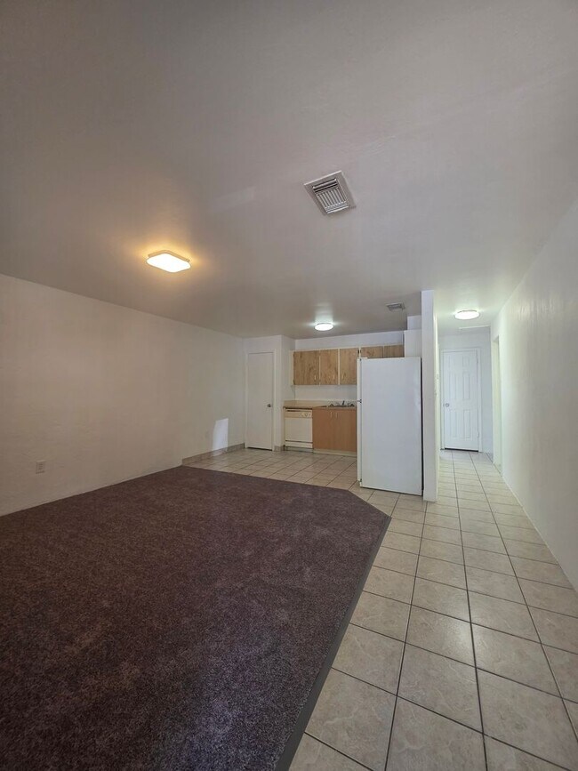 1824 S Clyde Morris Blvd-Unit -1824-12 in Daytona Beach, FL - Building Photo - Building Photo