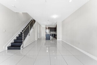 10220 NW 63rd Terrace, Unit 207 in Doral, FL - Building Photo - Building Photo