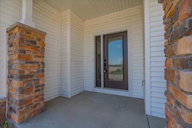 604 Burnt Sienna Dr in Middleton, WI - Building Photo - Building Photo