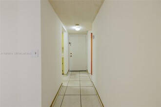 1900 W 68th St in Hialeah, FL - Building Photo - Building Photo