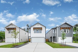 2034 Thonig Rd in Houston, TX - Building Photo