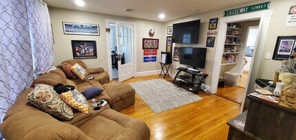 45 Worcester Ln in Waltham, MA - Building Photo - Building Photo
