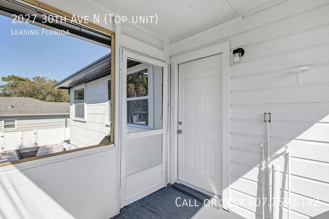 2027 30th Ave N in St. Petersburg, FL - Foto de edificio - Building Photo