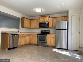 105 Merrill Ct in Stafford, VA - Building Photo - Building Photo