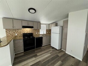 112 Thomas Park Dr in Hutto, TX - Building Photo - Building Photo