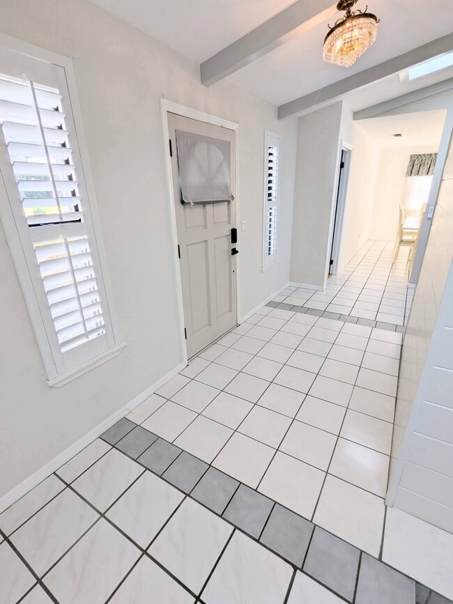 945 Bramble Bush Cir W in Port Orange, FL - Building Photo - Building Photo