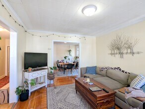 7 Belknap St, Unit 1 in Somerville, MA - Building Photo - Building Photo