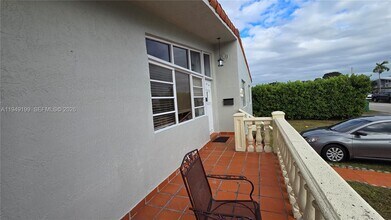 8261 SW 34th Terrace in Miami, FL - Building Photo - Building Photo