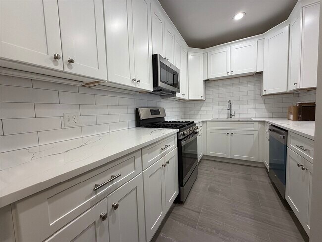 87 Worcester St, Unit 3## in Boston, MA - Building Photo - Building Photo