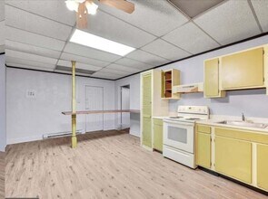 15 S 2nd St in St. Clair, PA - Building Photo - Building Photo